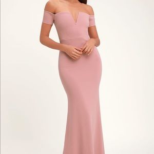 Lulu’s Lynne Mauve Off-the-shoulders Maxi dress